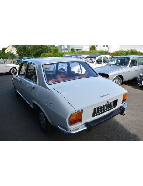 PEUGEOT 504 BERLINE DE 1970