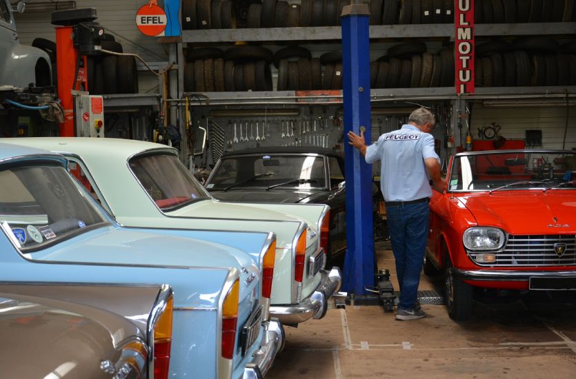Restauration, vente et achat de voitures anciennes